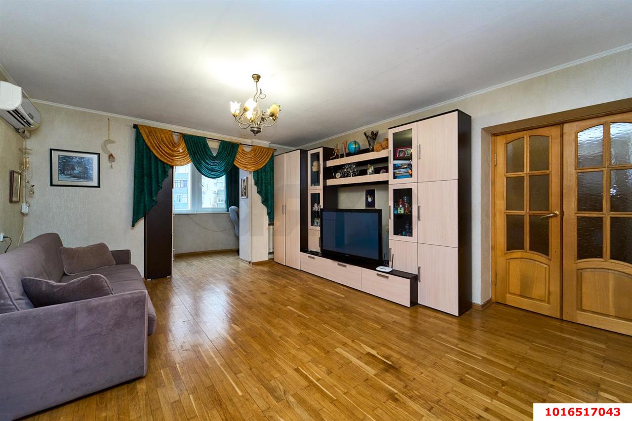 Фото №1: 2-комнатная квартира 77 м² - Краснодар, Западный внутригородской округ, мкр. Юбилейный, пр-кт Чекистов, 33