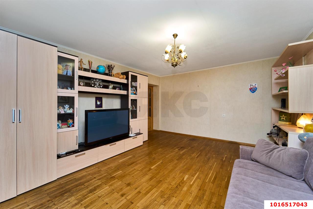 Фото №3: 2-комнатная квартира 77 м² - Краснодар, Западный внутригородской округ, мкр. Юбилейный, пр-кт Чекистов, 33