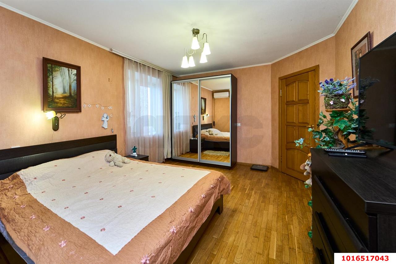 Фото №5: 2-комнатная квартира 77 м² - Краснодар, Западный внутригородской округ, мкр. Юбилейный, пр-кт Чекистов, 33