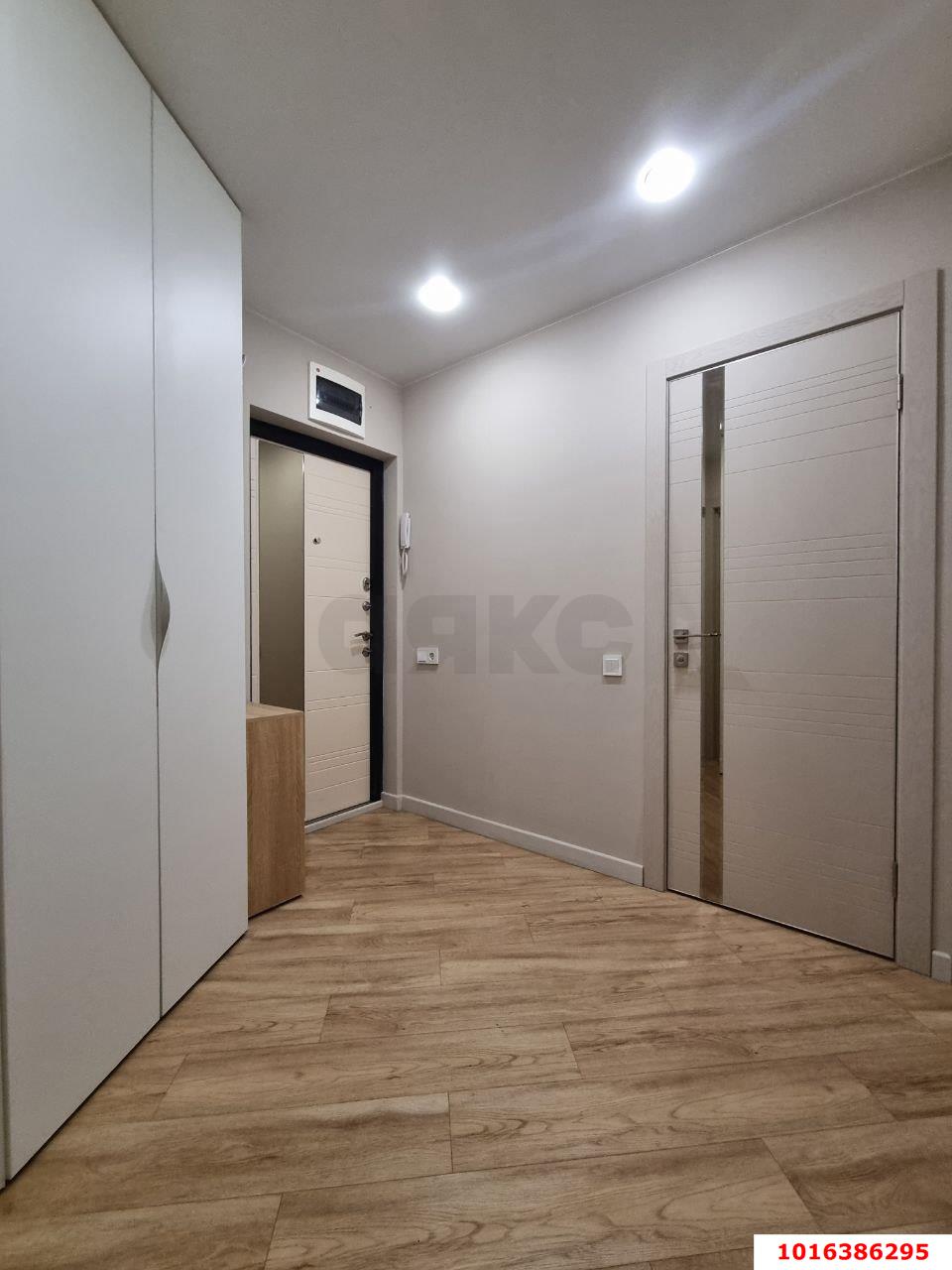 Фото №18: 3-комнатная квартира 63 м² - Краснодар, Карасунский внутригородской округ, Центральный внутригородской округ, мкр. Черёмушки, ул. Селезнёва, 92