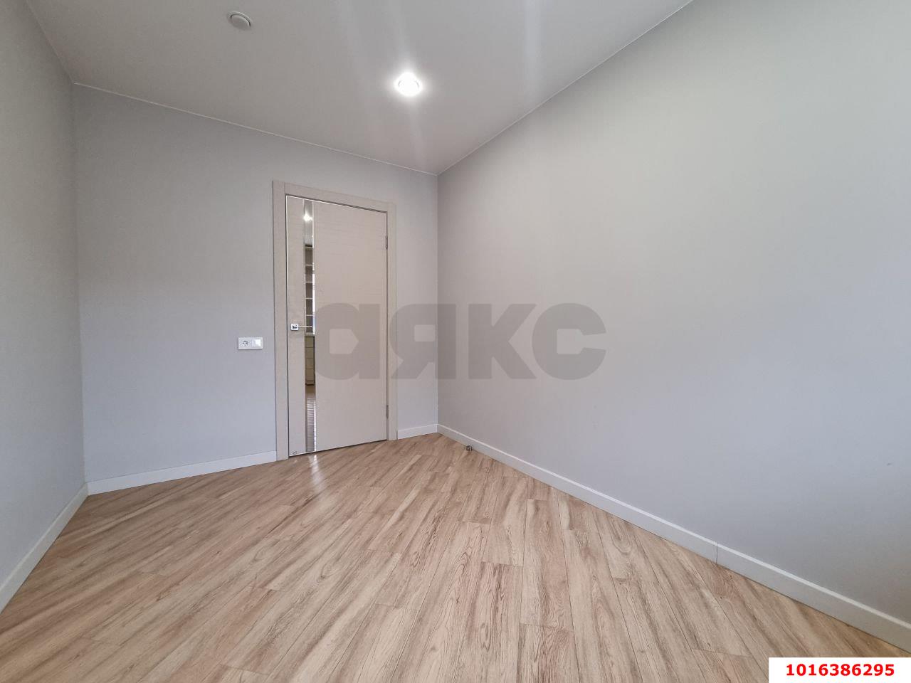 Фото №9: 3-комнатная квартира 63 м² - Краснодар, Карасунский внутригородской округ, Центральный внутригородской округ, мкр. Черёмушки, ул. Селезнёва, 92