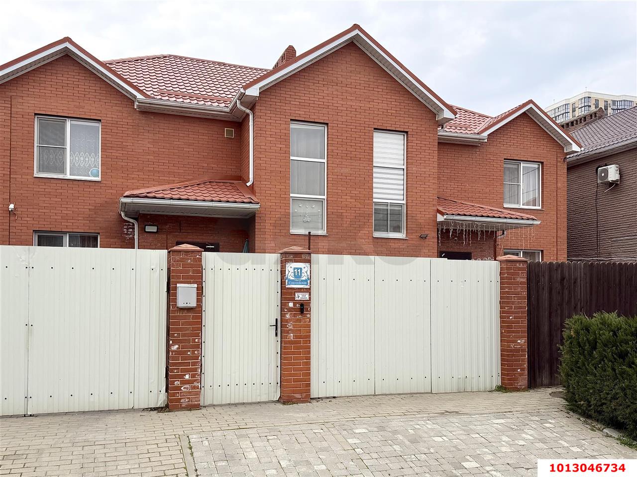 Фото №1: Дом 175 м² + 2.3 сот. - Краснодарский, Прикубанский внутригородской округ, мкр. КП Бавария, ул. Соколовская, 11