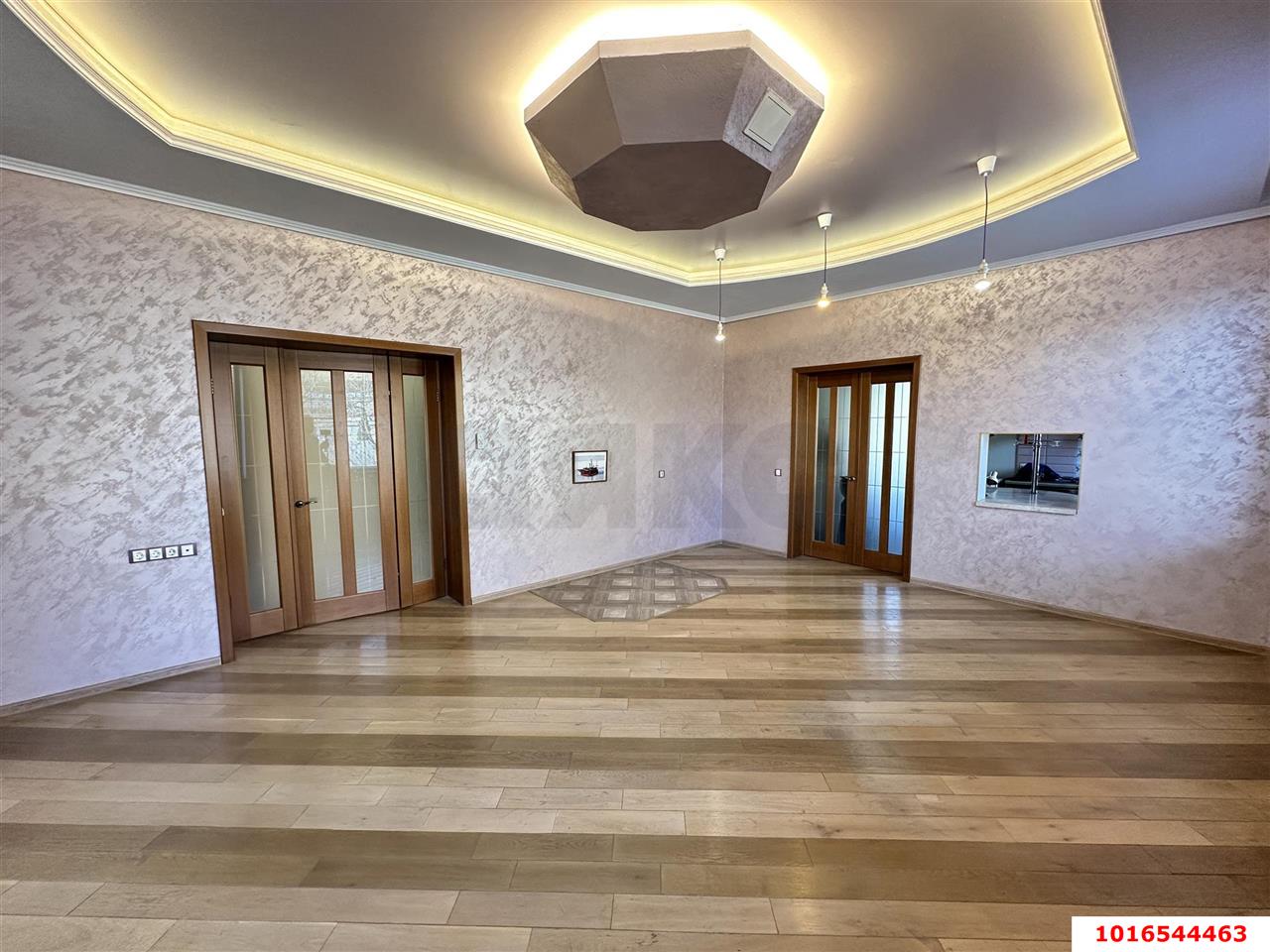 Фото №3: Дом 229 м² + 10 сот. - Краснодар, Прикубанский внутригородской округ, Калинино, мкр. Завод Радиоизмерительных Приборов, ул. имени Атамана Антона Головатого, 2/8