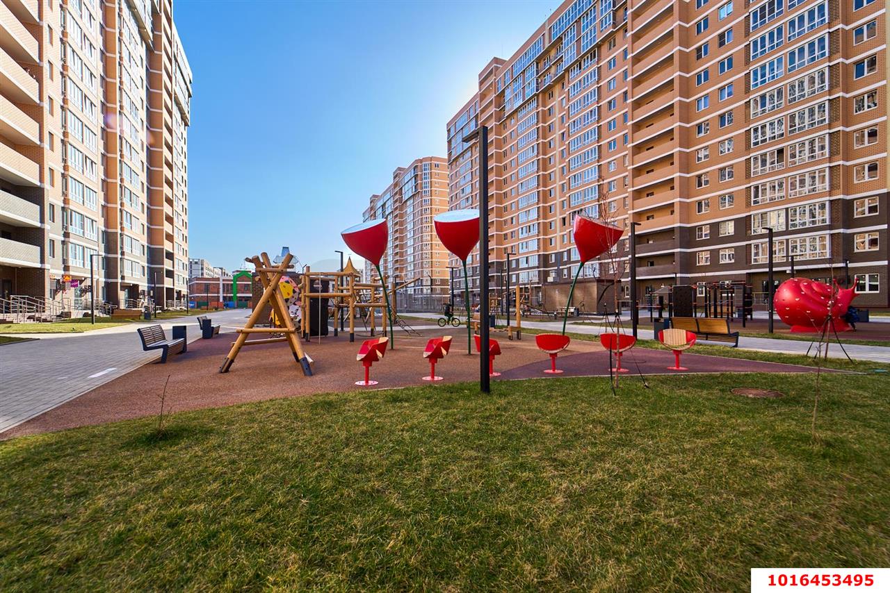 Фото №1: 3-комнатная квартира 67 м² - Краснодар, Прикубанский внутригородской округ, мкр. 2-я Площадка, ул. Ветеранов, 85к3