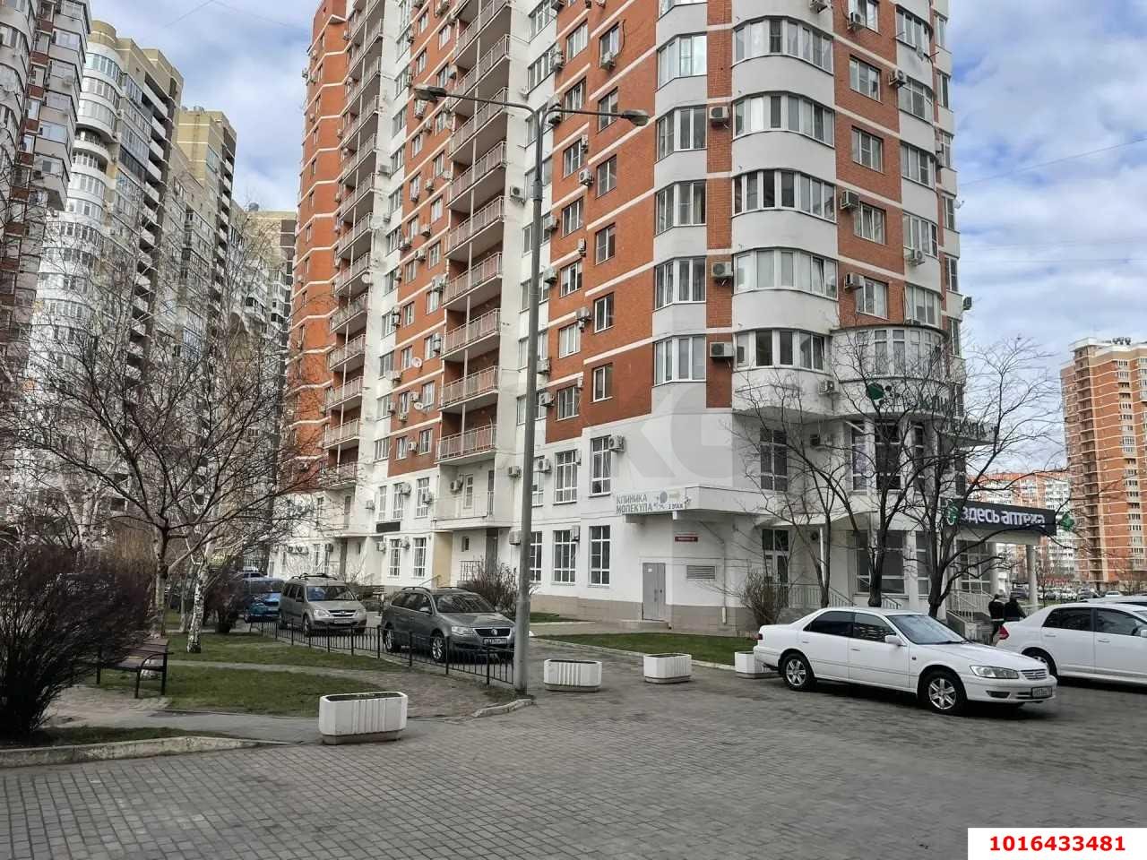 Фото №2: Коммерция 70 м² - Краснодар, Западный внутригородской округ, жилой комплекс Новый Город, мкр. Юбилейный, б-р Клары Лучко, 8