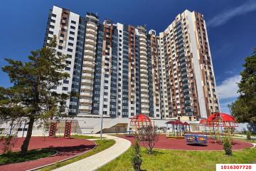 Фото №1: 2-комнатная квартира 74 м² - Краснодар, мкр. Центральный, ул. Береговая, 2к1