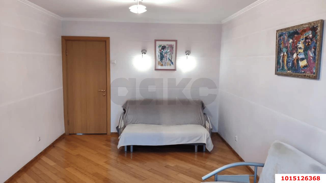 Фото №2: 2-комнатная квартира 72 м² - Краснодар, Западный внутригородской округ, мкр. Юбилейный, ул. Думенко, 33