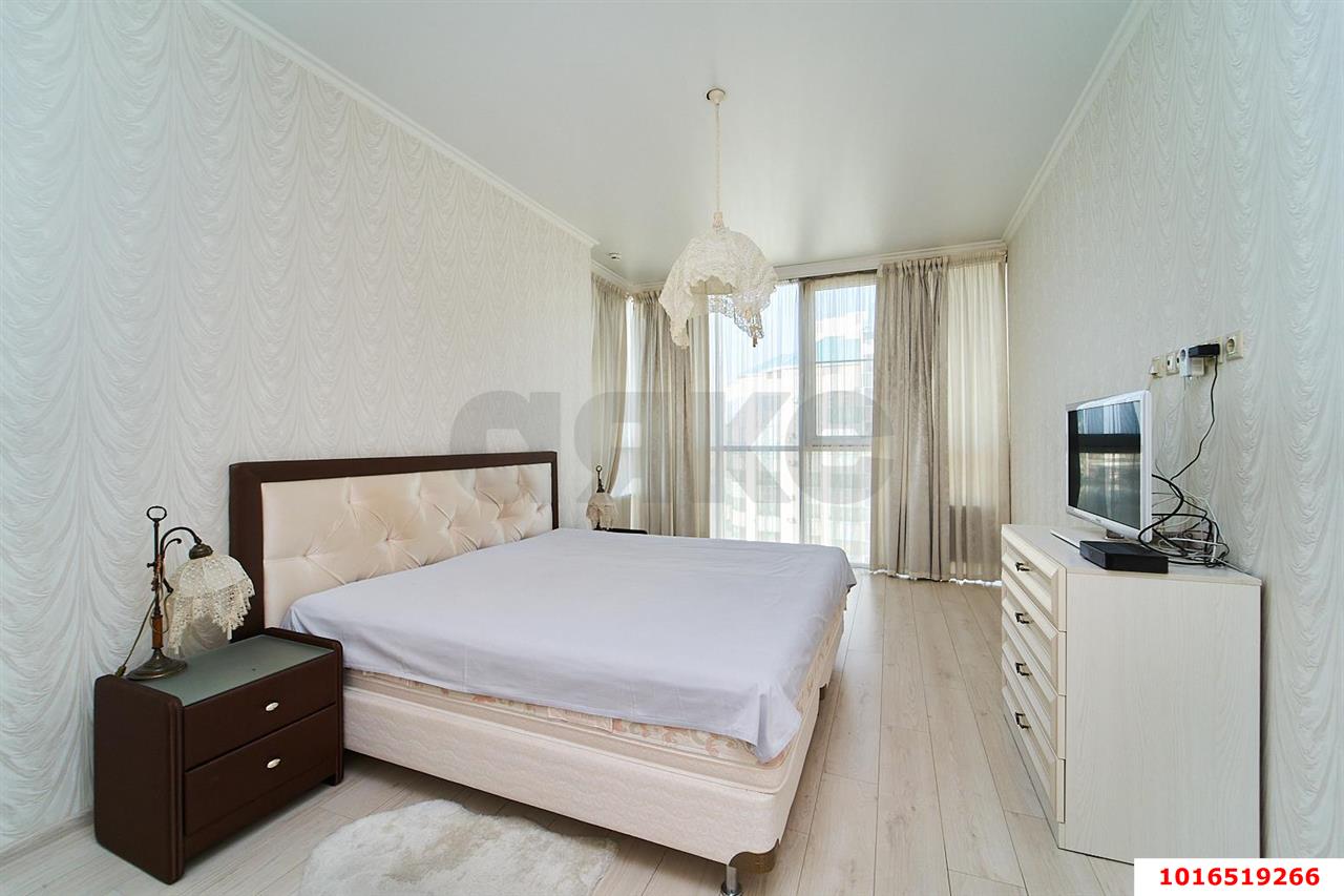 Фото №2: 2-комнатная квартира 89 м² - Краснодар, Центральный внутригородской округ, Западный внутригородской округ, мкр. Центральный, ул. Кубанская набережная, 37/12