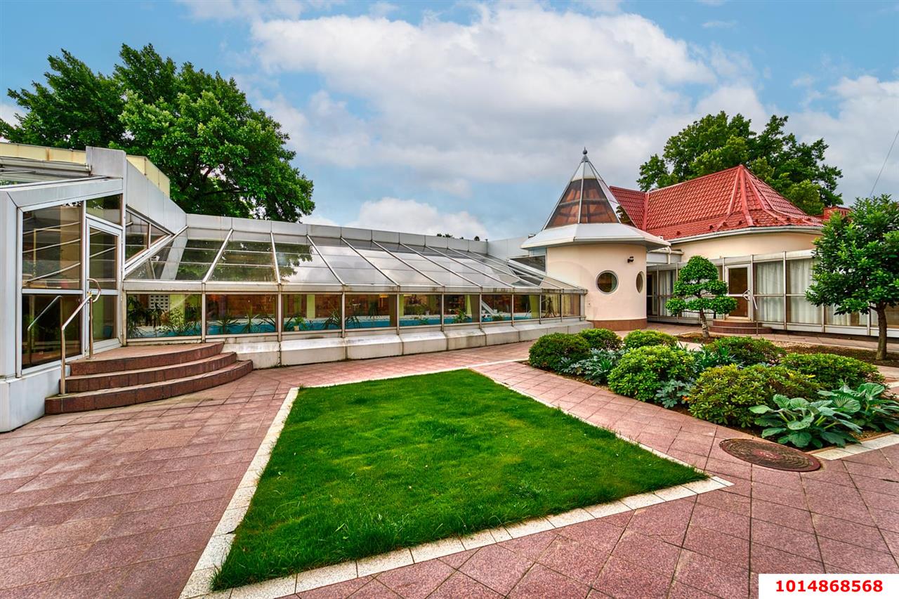 Фото №8: Дом 650 м² + 30 сот. - Краснодар, Центральный внутригородской округ, мкр. Центральный, ул. Леваневского, 71