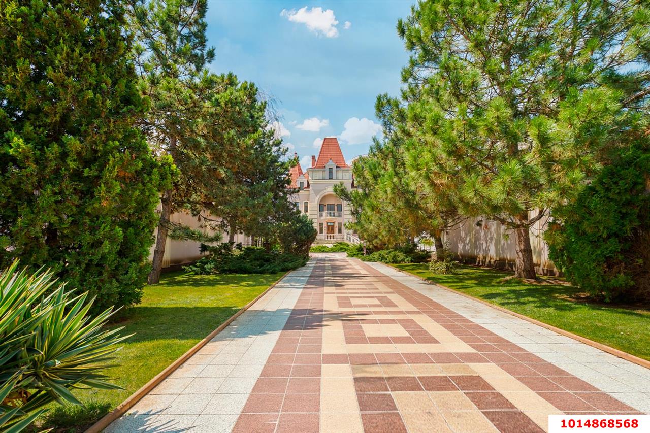 Фото №1: Дом 650 м² + 30 сот. - Краснодар, Центральный внутригородской округ, мкр. Центральный, ул. Леваневского, 71