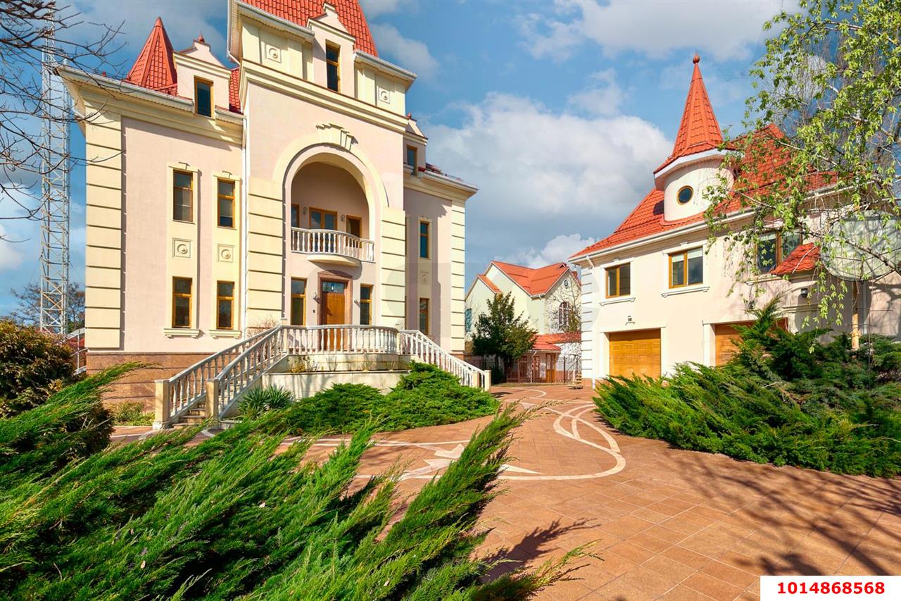 Фото №3: Дом 650 м² + 30 сот. - Краснодар, Центральный внутригородской округ, мкр. Центральный, ул. Леваневского, 71