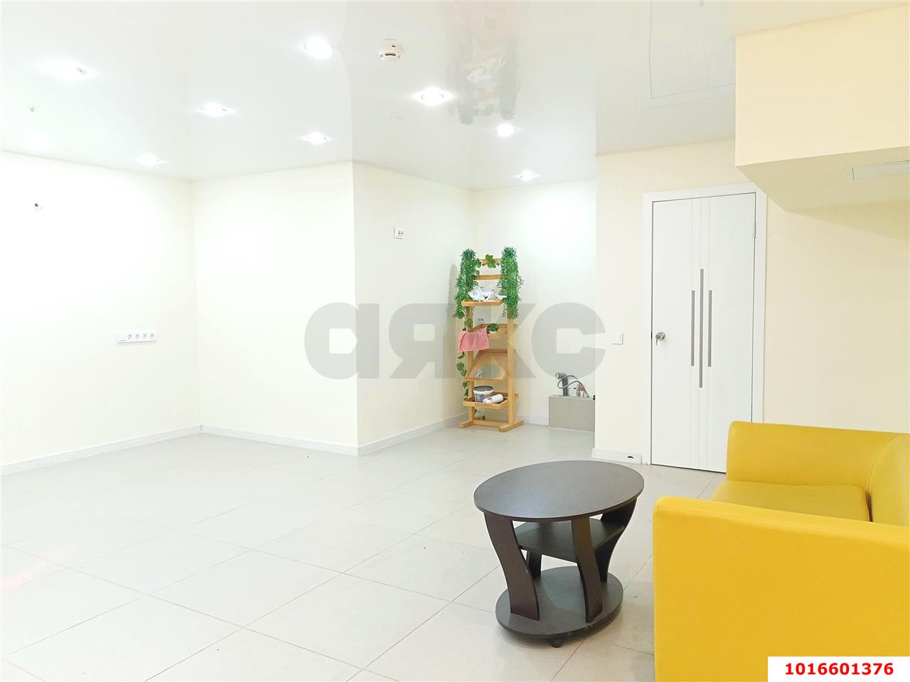 Фото №2: Офисное помещение 35 м² - Краснодар, ул. Петра Метальникова, 13