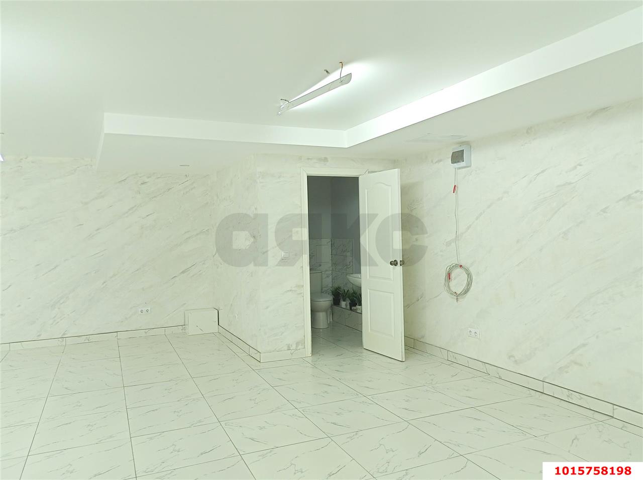 Фото №1: Офисное помещение 57 м² - Краснодар, Прикубанский внутригородской округ, Музыкальный, мкр. имени Петра Метальникова, ул. Петра Метальникова, 13