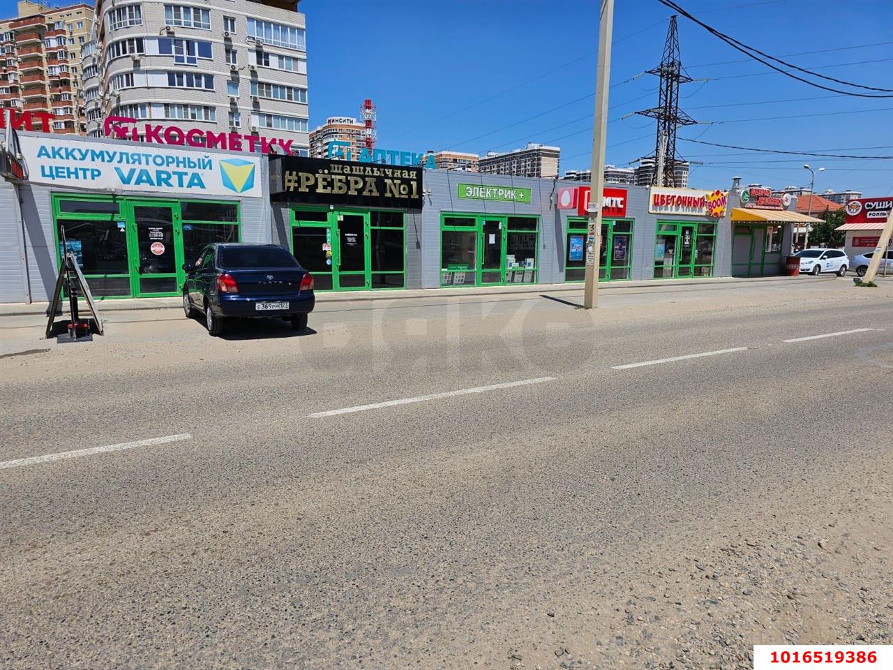 Фото №2: Торговое помещение 400 м² - Краснодар, Прикубанский внутригородской округ, мкр. Россинского, ул. Кирилла Россинского, 45