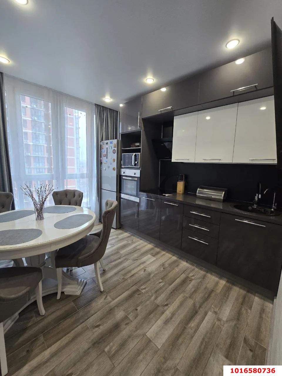 Фото №1: 2-комнатная квартира 51 м² - Краснодар, Карасунский внутригородской округ, Черёмушки, мкр. ЖК Рекорд, ул. Новороссийская, 90/2к1