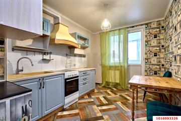 Фото №1: 2-комнатная квартира 70 м² - Краснодар, мкр. Прикубанский внутригородской округ, ул. Цезаря Куникова, 24к2