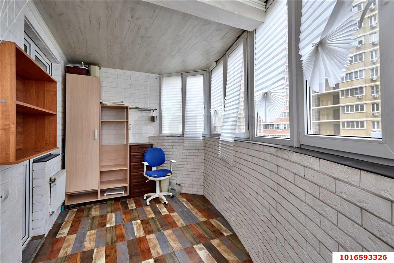 Фото №8: 2-комнатная квартира 70 м² - Краснодар, жилой комплекс Времена Года 3, Завод Радиоизмерительных Приборов, имени Петра Метальникова, мкр. Прикубанский внутригородской округ, ул. Цезаря Куникова, 24к2