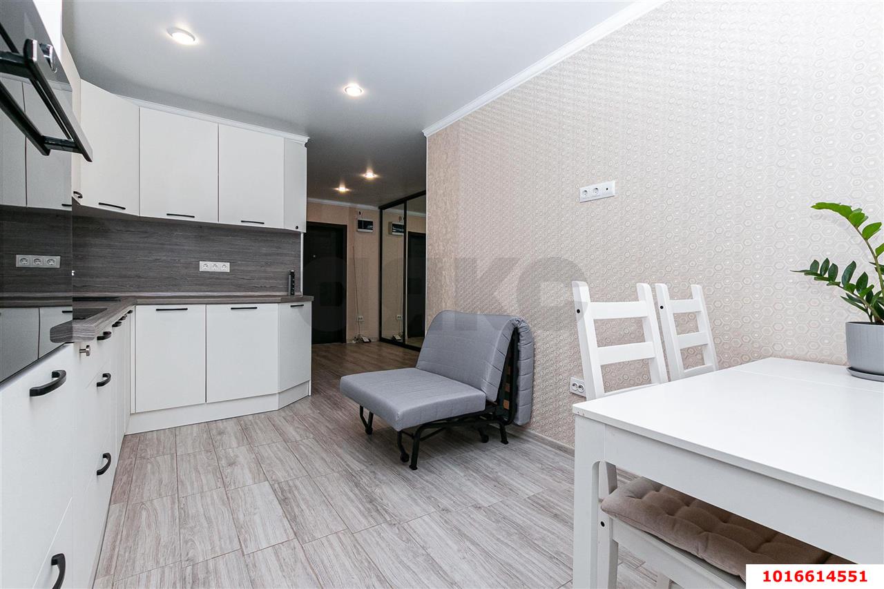 Фото №2: 1-комнатная квартира 47 м² - Краснодар, Прикубанский внутригородской округ, 2-я Площадка, мкр. жилой комплекс Кремлёвские Ворота, ул. Кореновская, 2к1