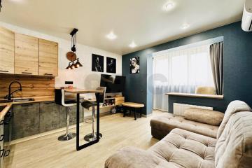 Фото №1: 1-комнатная квартира 47 м² - Краснодар, мкр. Почтовый, ул. имени Валерия Гассия, 3