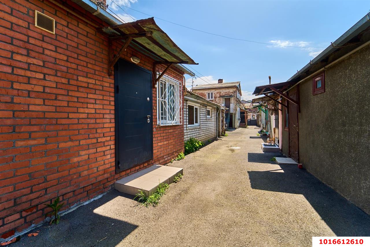 Фото №15: Часть дома 34 м² + 1 сот. - Краснодар, Центральный внутригородской округ, мкр. Центральный, ул. имени Максима Горького, 137