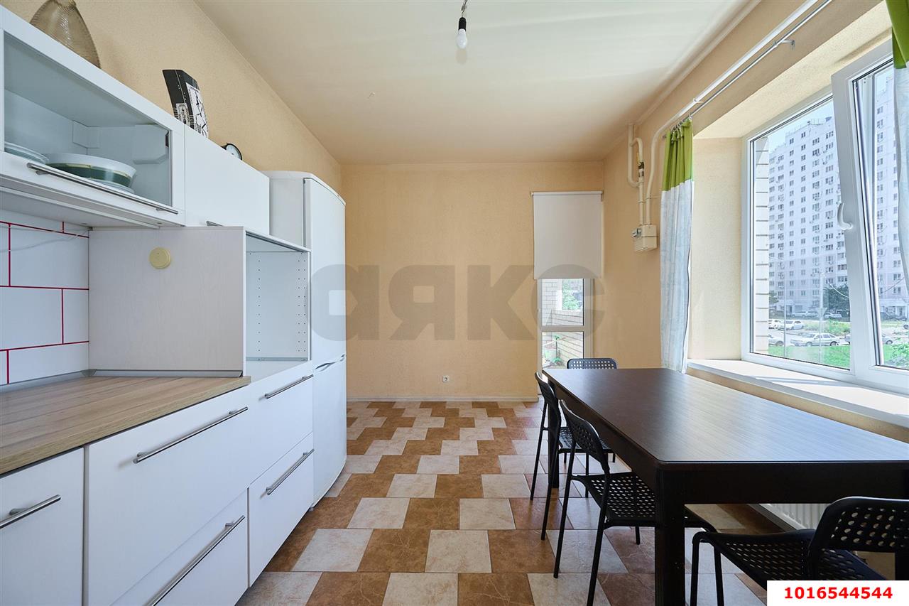 Фото №3: 2-комнатная квартира <span class="whitespace-nowrap">74 м²</span>, <span class="whitespace-nowrap">2/7 эт.</span> - Краснодар, Прикубанский внутригородской округ, мкр. Восточно-Кругликовский, ул. Черкасская, 101