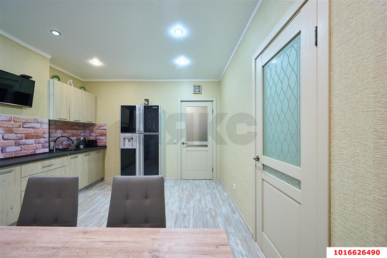 Фото №3: 3-комнатная квартира 75 м² - Краснодар, Прикубанский внутригородской округ, Славянский, мкр. Светлоград, ул. Красных Партизан, 1/4к1