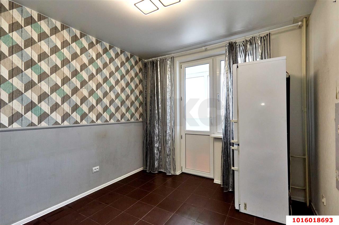 Фото №2: 1-комнатная квартира 44 м² - Краснодар, Центральный внутригородской округ, Покровка, мкр. Центральный, ул. Дмитриевская Дамба, 10