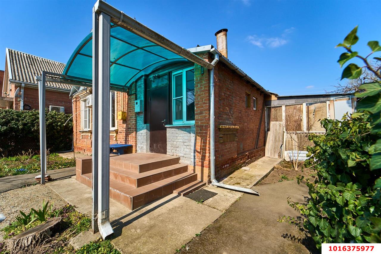 Фото №1: Часть дома 79 м² + 3.3 сот. - Краснодар, Карасунский внутригородской округ, мкр. Хлопчато-бумажный Комбинат, ул. Амурская