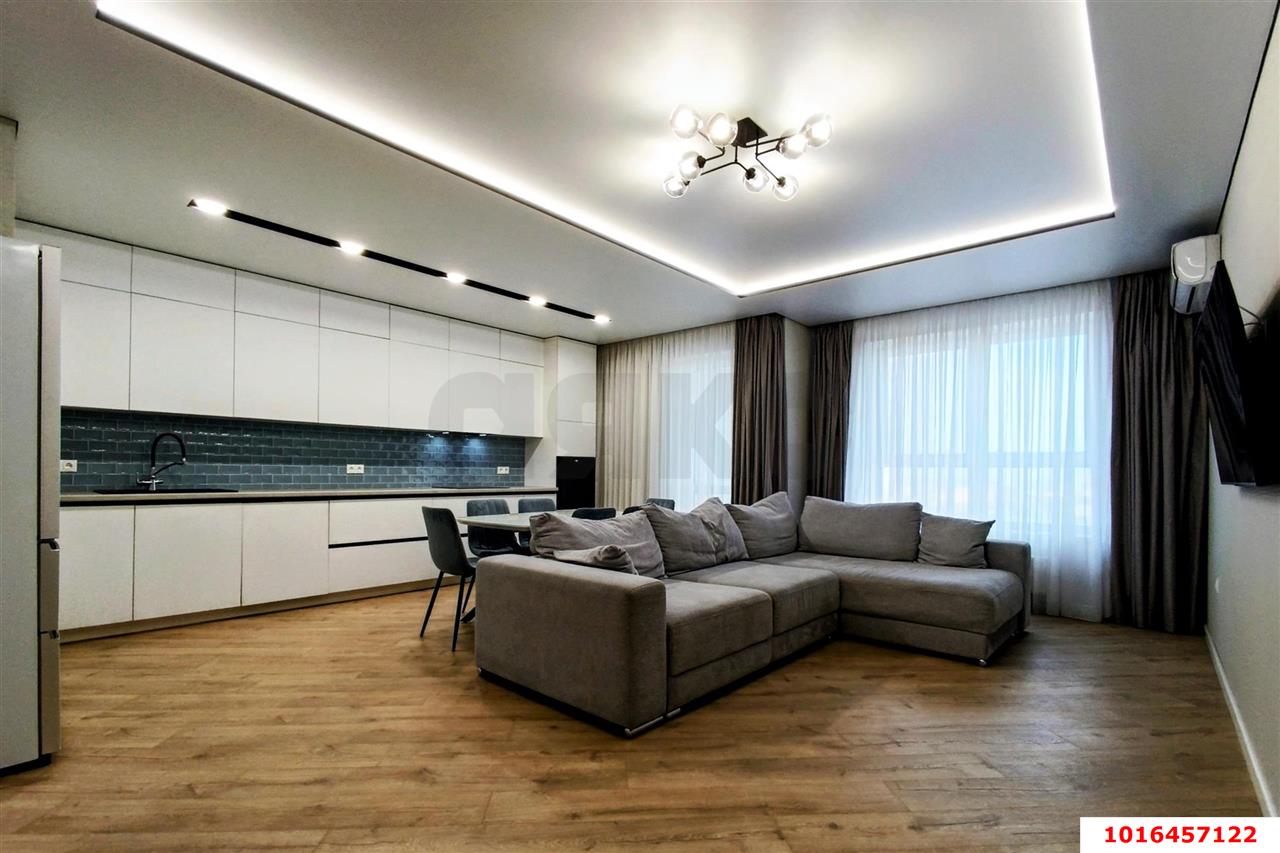 Фото №1: 3-комнатная квартира 96 м² - Краснодар, Карасунский внутригородской округ, Хлопчато-бумажный Комбинат, жилой комплекс Фамилия, мкр. жилой комплекс Баланс, ул. Старокубанская, 124к1