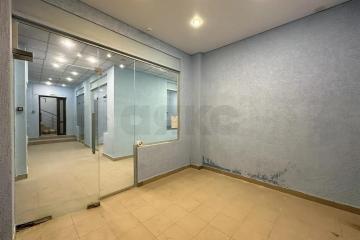 Фото №4: Коммерция 112 м² - Краснодар, мкр. Музыкальный, ул. имени Сергея Есенина, 104