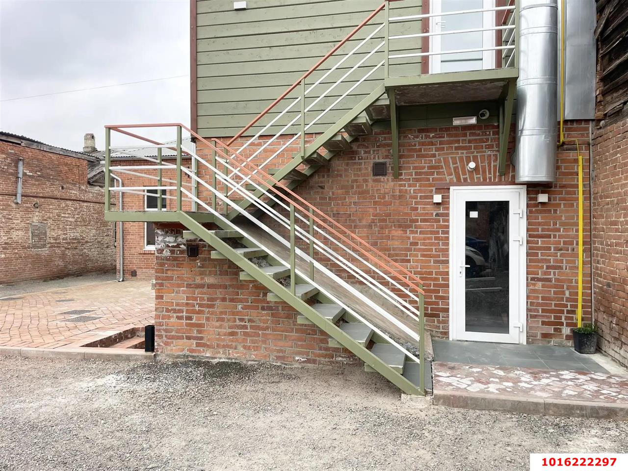 Фото №14: Коммерция 40 м² - Краснодар, Центральный внутригородской округ, мкр. Центральный, ул. Коммунаров, 136