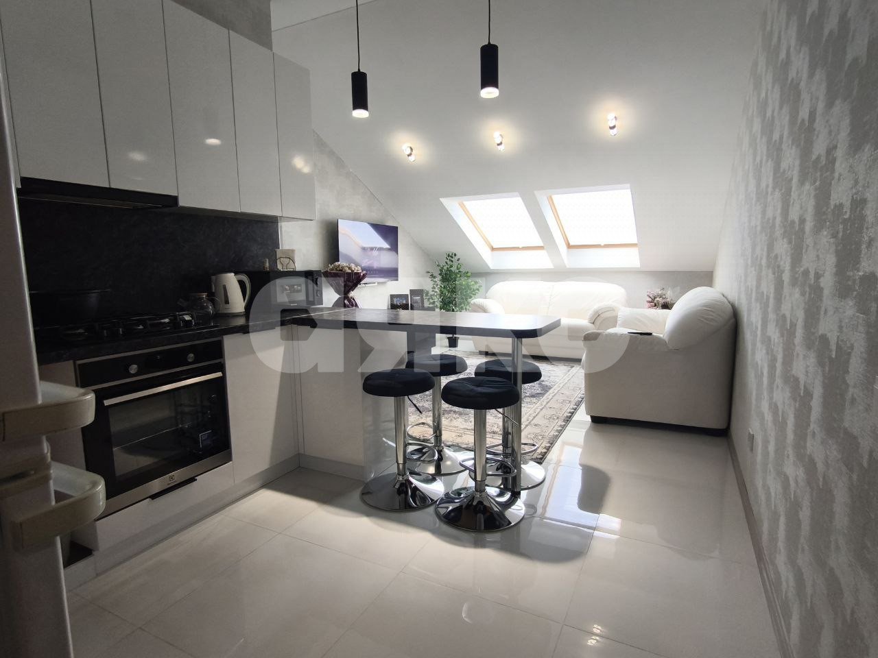 Фото №2: 2-комнатная квартира 50 м² - Геленджик, мкр. жилой комплекс Лазурный-2, ул. Верхняя, 4к3