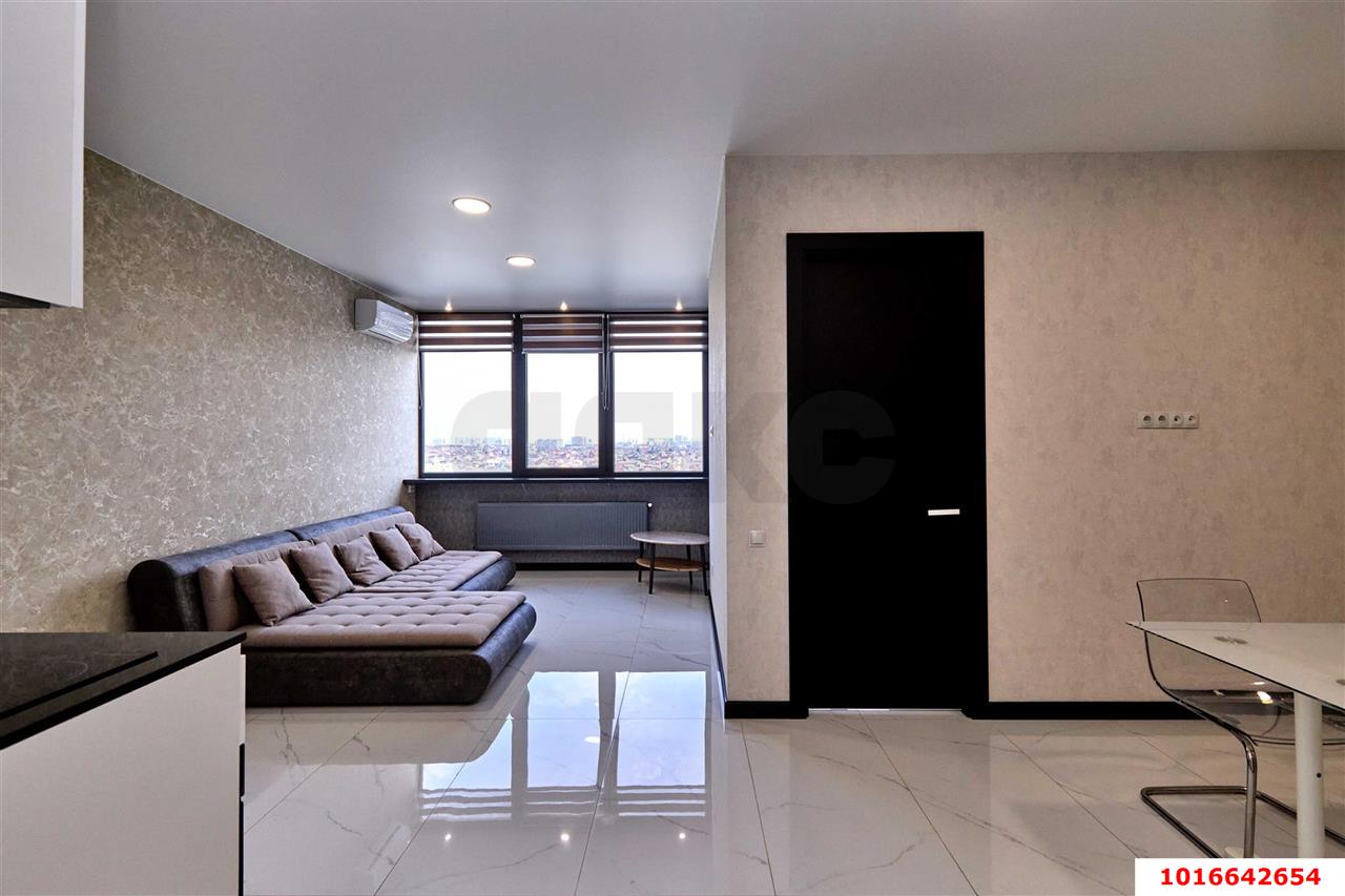 Фото №2: 2-комнатная квартира 60 м² - Краснодар, Центральный внутригородской округ, Дубинка, жилой комплекс Радонеж, мкр. Черёмушки, ул. Вишняковой, 1/23к1