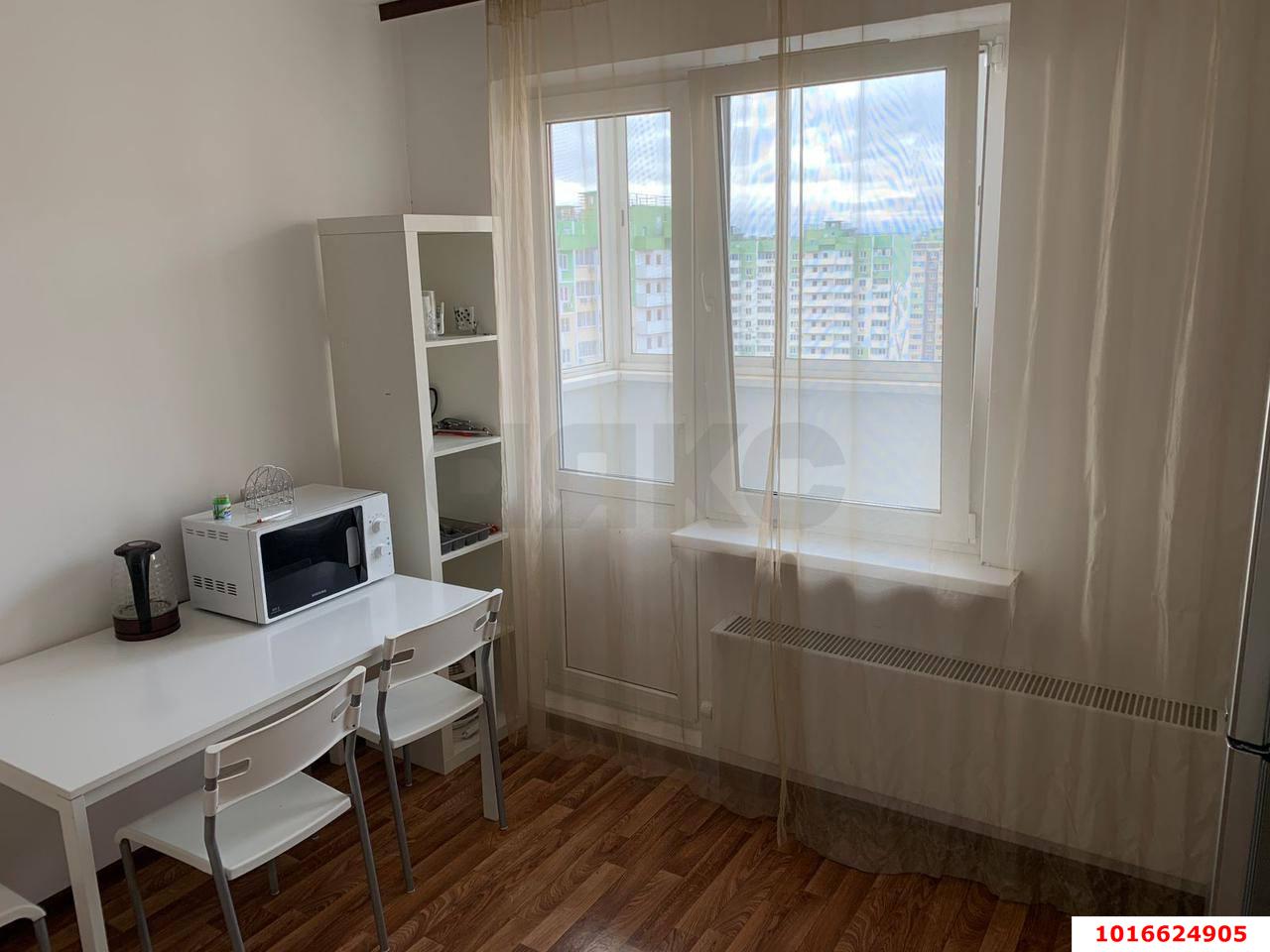 Фото №1: 1-комнатная квартира 37 м² - Краснодар, Прикубанский внутригородской округ, мкр. Восточно-Кругликовский, ул. Генерала Трошева, 37