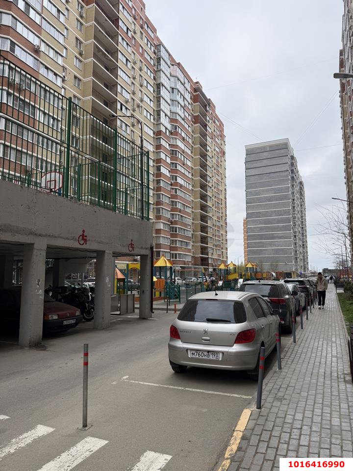 Фото №12: 2-комнатная квартира 65 м² - Краснодар, Прикубанский внутригородской округ, Завод Радиоизмерительных Приборов, жилой комплекс Времена Года 3, мкр. имени Петра Метальникова, ул. Цезаря Куникова, 24к3