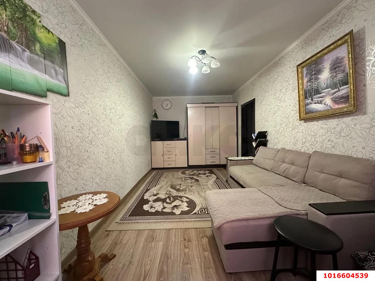 Фото №3: 2-комнатная квартира <span class="whitespace-nowrap">50 м²</span>, <span class="whitespace-nowrap">1/6 эт.</span> - Берёзовый, Прикубанский внутригородской округ, мкр. Витаминкомбинат, ул. 2-я Целиноградская, 38