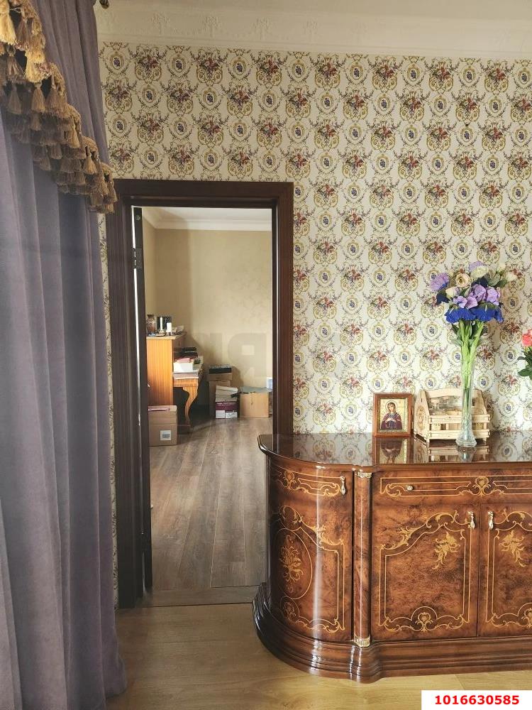 Фото №2: 4-комнатная квартира 83 м² - Краснодар, Центральный внутригородской округ, мкр. Центральный, ул. Митрофана Седина, 2