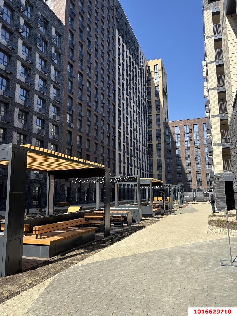 Фото №1: 1-комнатная квартира 38 м² - Краснодар, Карасунский внутригородской округ, Хлопчато-бумажный Комбинат, мкр. жилой квартал Патрики, ул. Сормовская, лит1/3