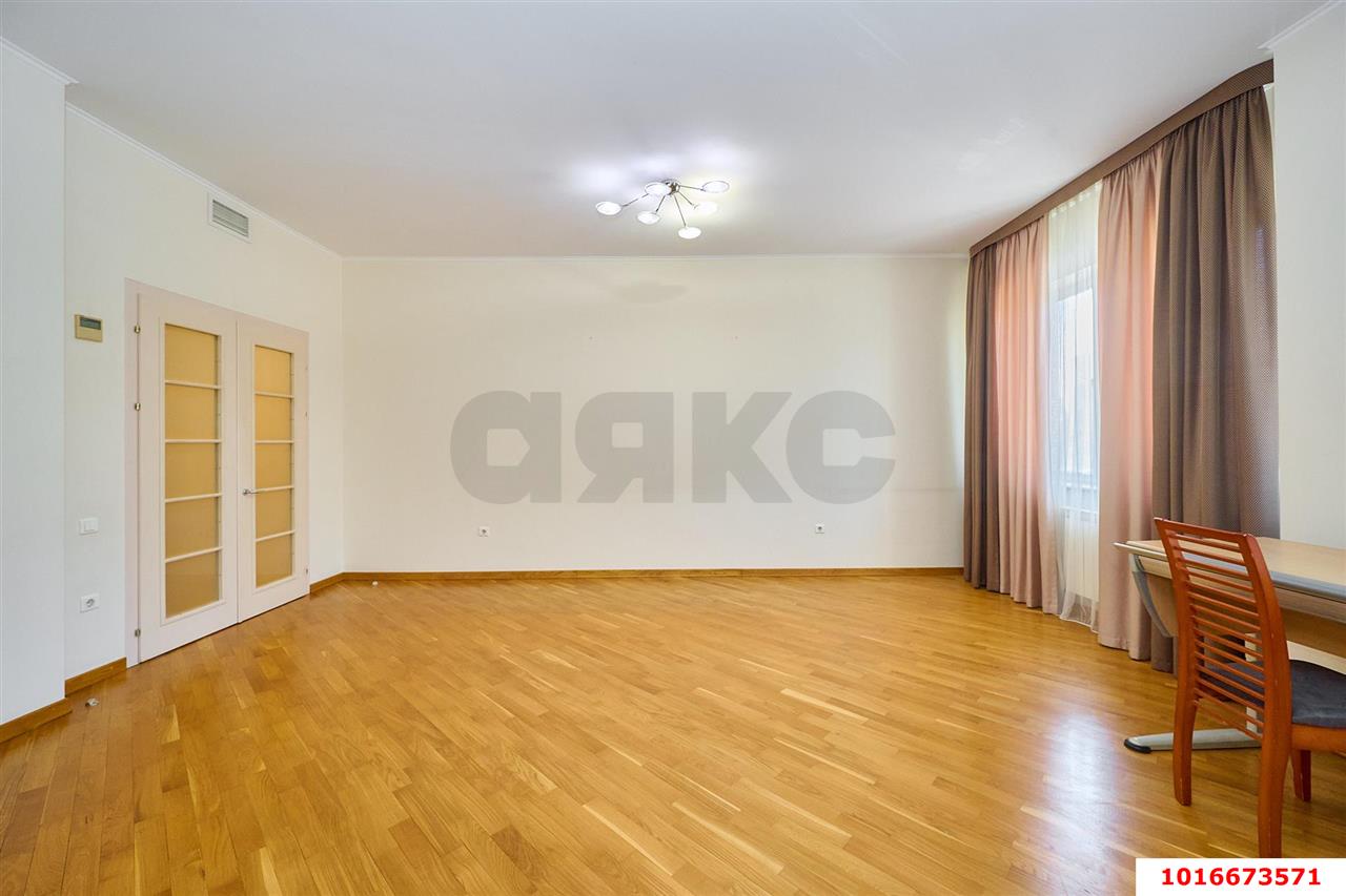 Фото №9: 3-комнатная квартира 118 м² - Краснодар, Западный внутригородской округ, Горгаз, мкр. Центральный, ул. Кубанская набережная, 4