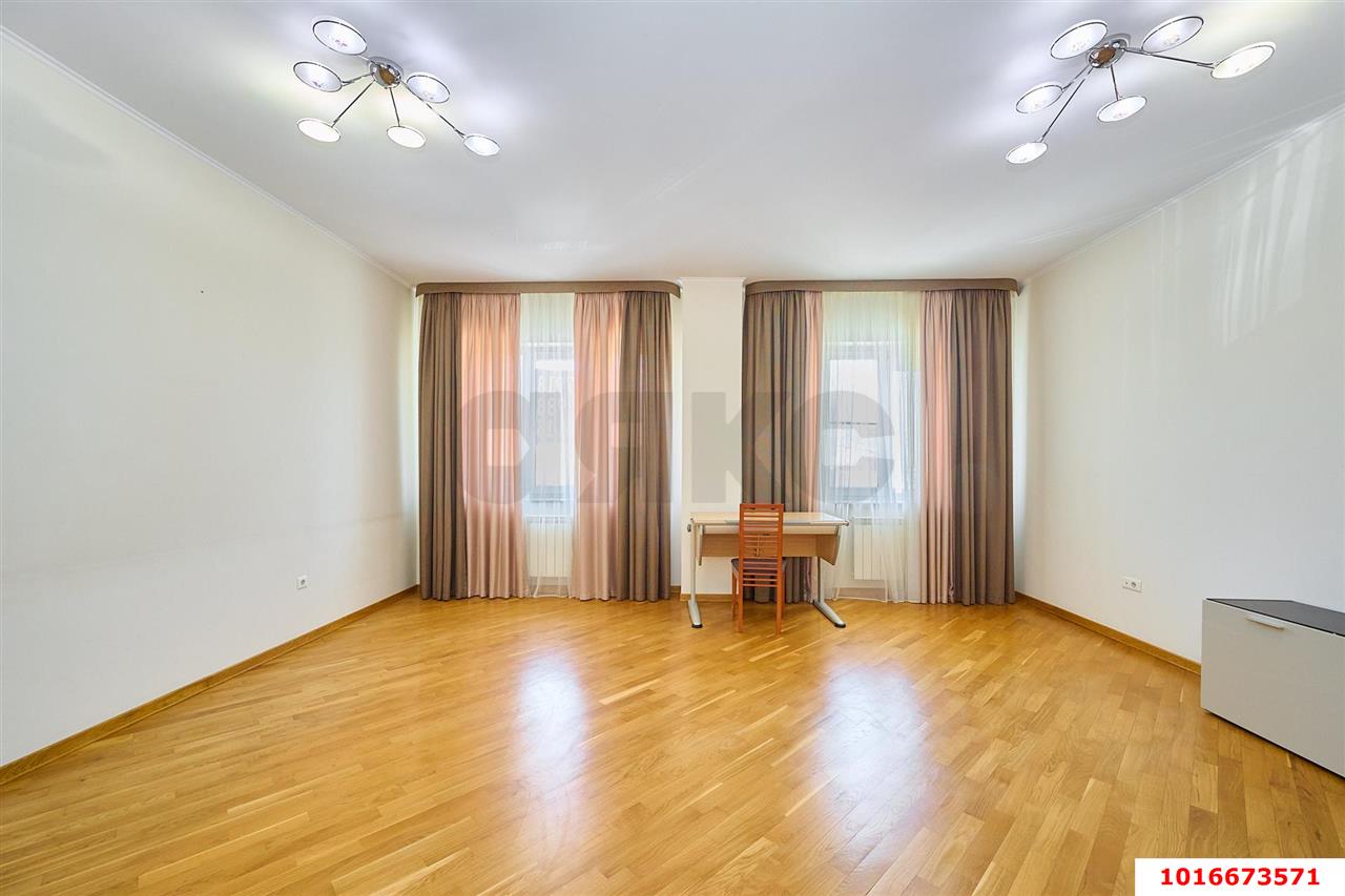 Фото №8: 3-комнатная квартира 118 м² - Краснодар, Западный внутригородской округ, Горгаз, мкр. Центральный, ул. Кубанская набережная, 4