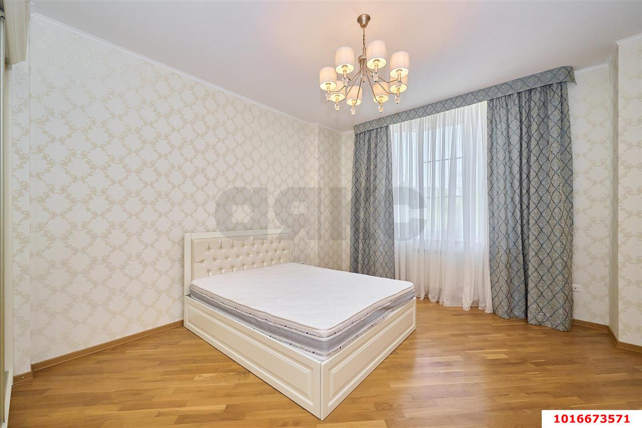 Фото №10: 3-комнатная квартира 118 м² - Краснодар, Западный внутригородской округ, Горгаз, мкр. Центральный, ул. Кубанская набережная, 4
