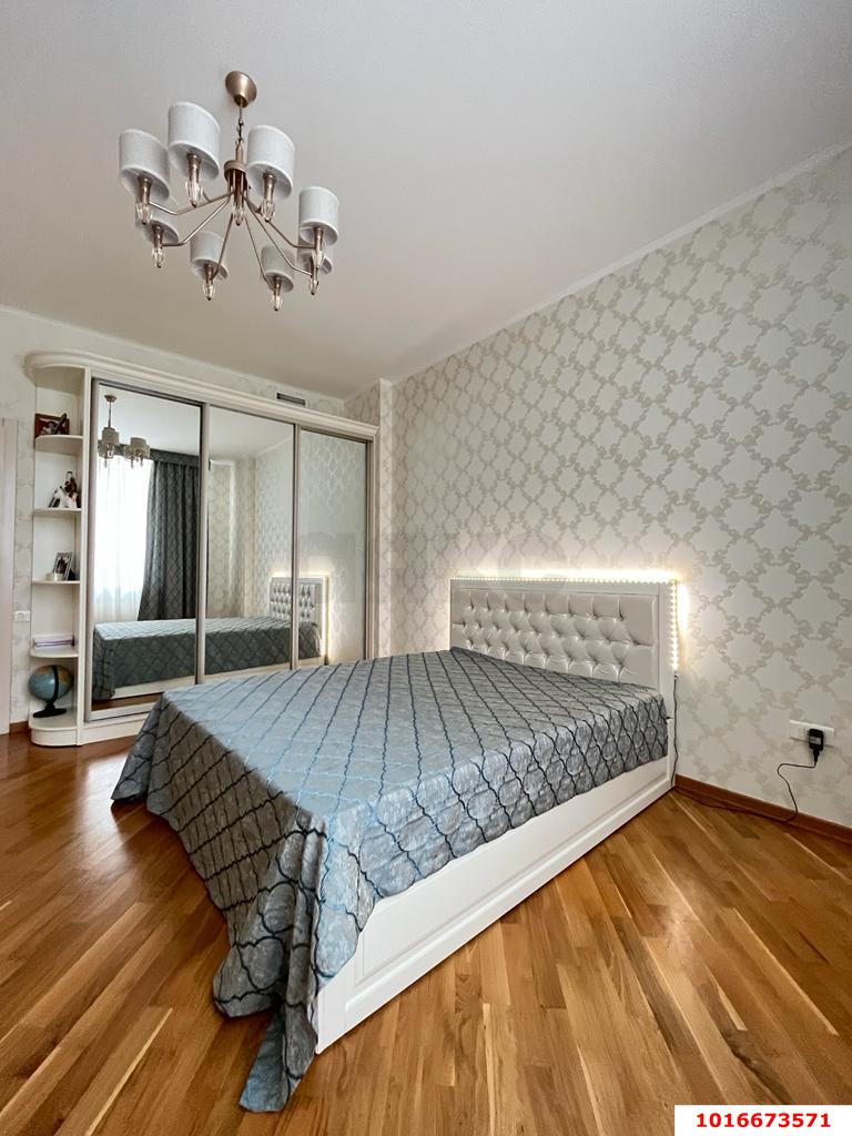 Фото №1: 3-комнатная квартира 118 м² - Краснодар, Западный внутригородской округ, Горгаз, мкр. Центральный, ул. Кубанская набережная, 4