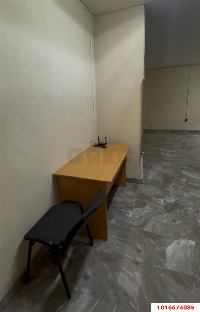 Фото №3: Коммерция 42 м² - Краснодар, Прикубанский внутригородской округ, имени Петра Метальникова, Завод Радиоизмерительных Приборов, мкр. жилой комплекс Три Кита, ул. Московская, 131к3