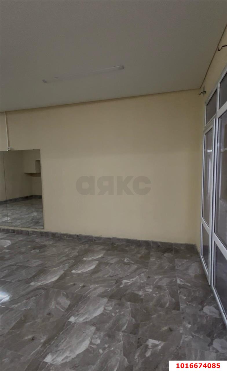 Фото №8: Коммерция 42 м² - Краснодар, Прикубанский внутригородской округ, имени Петра Метальникова, Завод Радиоизмерительных Приборов, мкр. жилой комплекс Три Кита, ул. Московская, 131к3