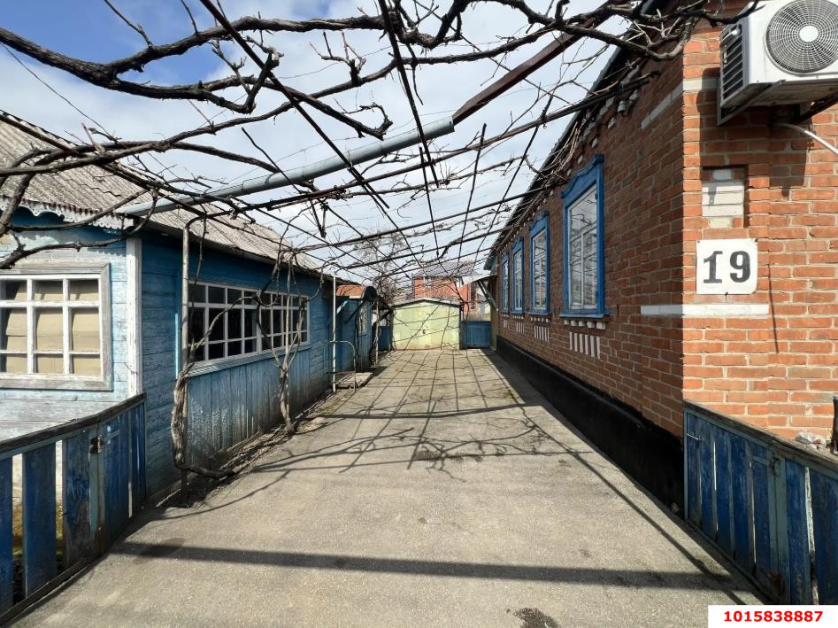 Фото №5: Дом <span class="whitespace-nowrap">81 м²</span> <span class="whitespace-nowrap">+ 10 сот.</span>, <span class="whitespace-nowrap">1 эт.</span> - Лазурный, мкр. Прикубанский внутригородской округ, ул. Спортивная, 19