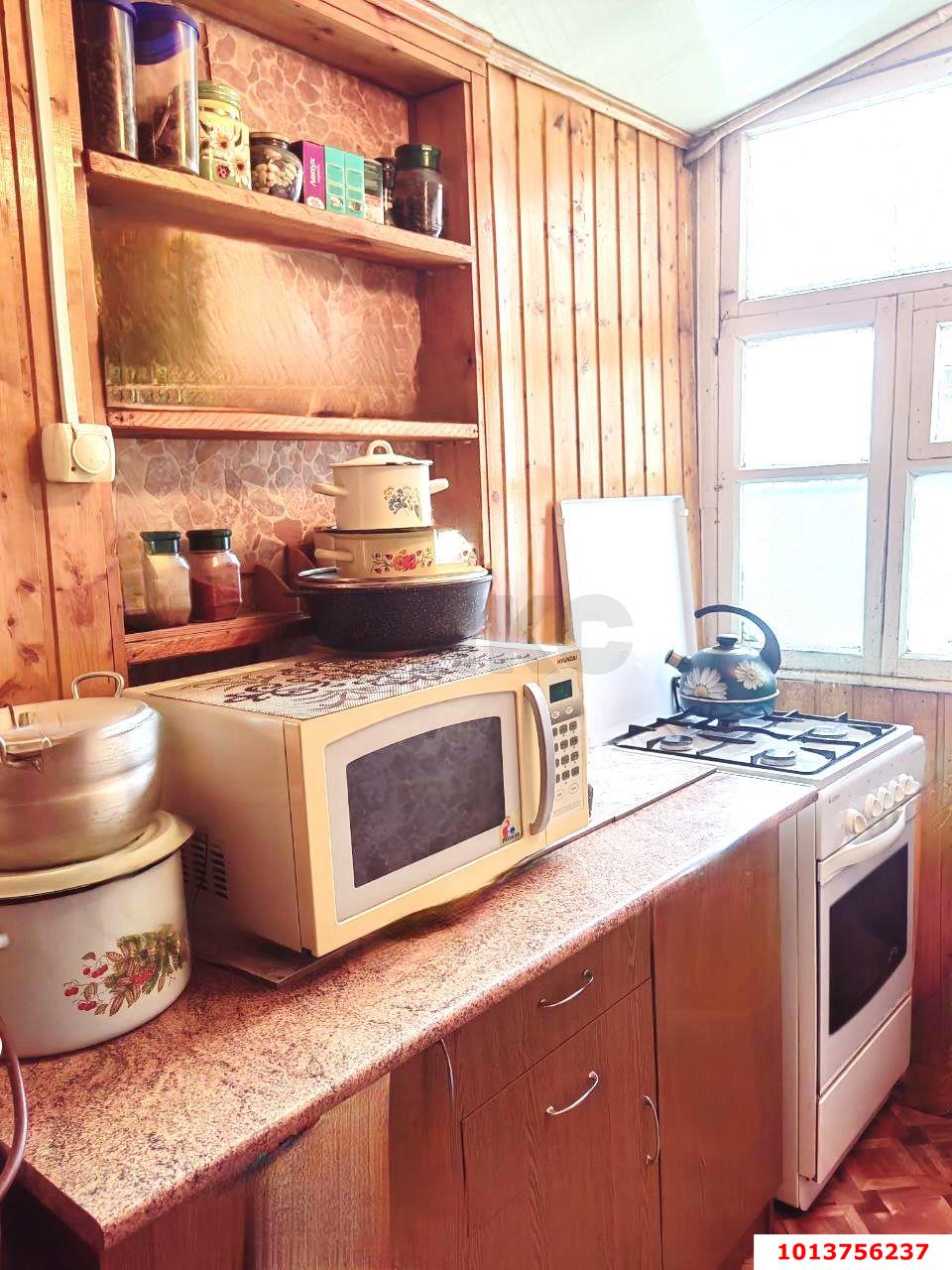 Фото №1: 2-комнатная квартира 39 м² - Краснодар, Центральный внутригородской округ, мкр. Центральный, ул. Коммунаров, 110