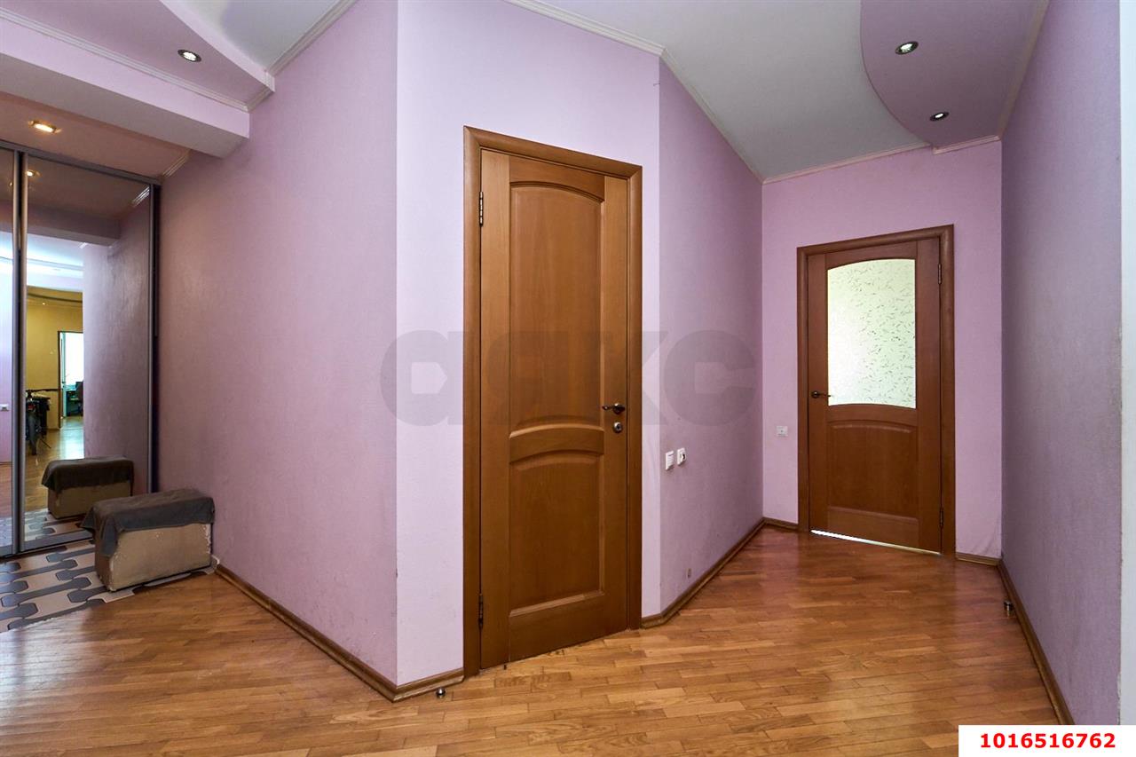 Фото №9: 2-комнатная квартира <span class="whitespace-nowrap">74 м²</span>, <span class="whitespace-nowrap">1/8 эт.</span> - Краснодар, Прикубанский внутригородской округ, мкр. Восточно-Кругликовский, ул. Черкасская, 63