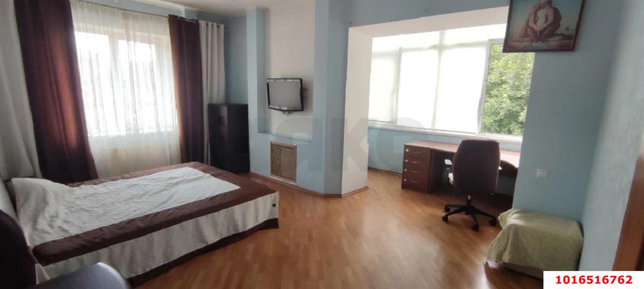 Фото №1: 2-комнатная квартира 74 м² - Краснодар, Прикубанский внутригородской округ, мкр. Восточно-Кругликовский, ул. Черкасская, 63