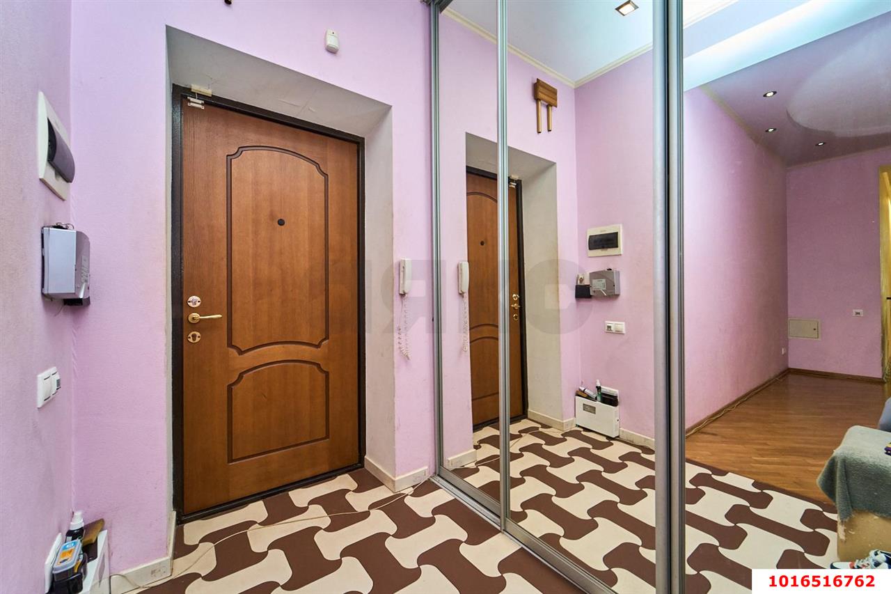 Фото №10: 2-комнатная квартира <span class="whitespace-nowrap">74 м²</span>, <span class="whitespace-nowrap">1/8 эт.</span> - Краснодар, Прикубанский внутригородской округ, мкр. Восточно-Кругликовский, ул. Черкасская, 63