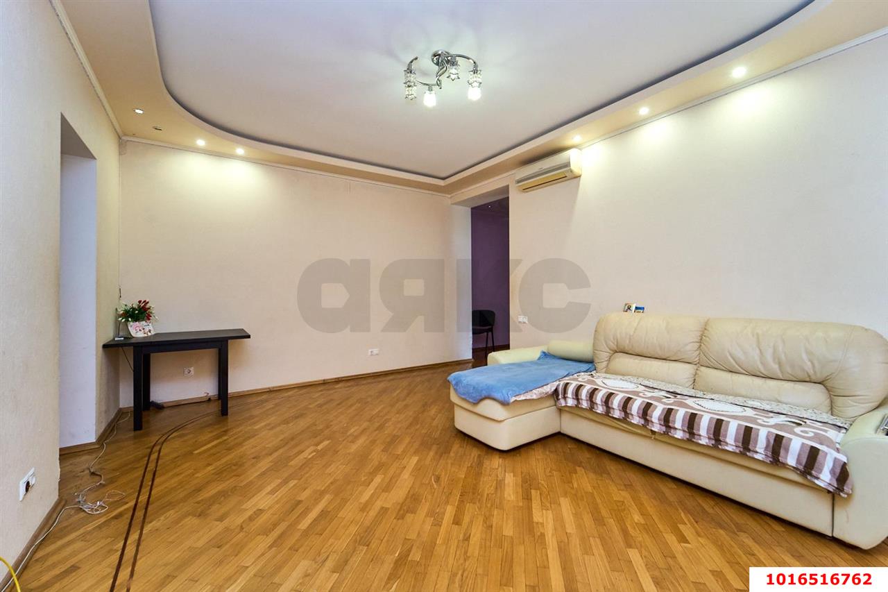Фото №4: 2-комнатная квартира <span class="whitespace-nowrap">74 м²</span>, <span class="whitespace-nowrap">1/8 эт.</span> - Краснодар, Прикубанский внутригородской округ, мкр. Восточно-Кругликовский, ул. Черкасская, 63